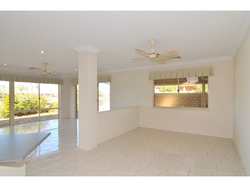 18 Heron Place, South Yunderup WA 6208