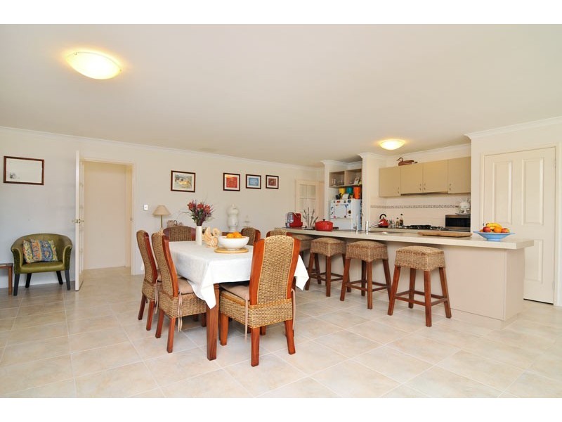 6 Dowerin Circuit, Lakelands WA 6180