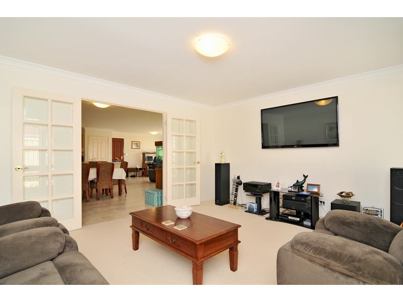 6 Dowerin Circuit, Lakelands WA 6180
