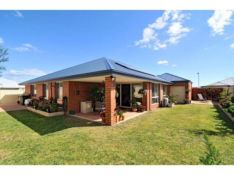 6 Dowerin Circuit, Lakelands WA 6180