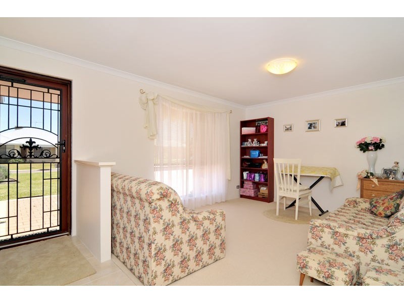 6 Dowerin Circuit, Lakelands WA 6180