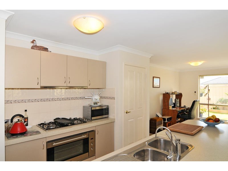 6 Dowerin Circuit, Lakelands WA 6180