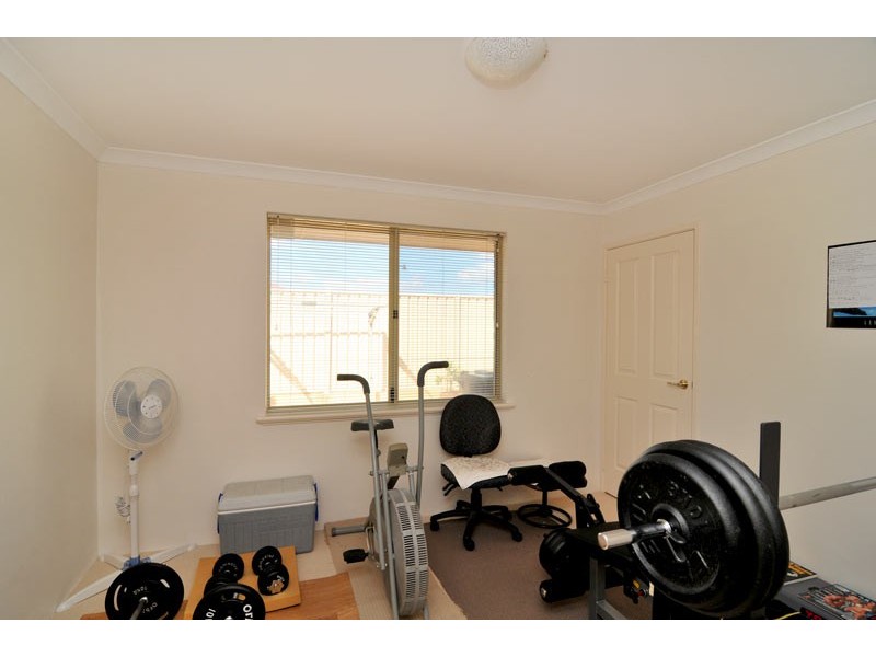 6 Dowerin Circuit, Lakelands WA 6180