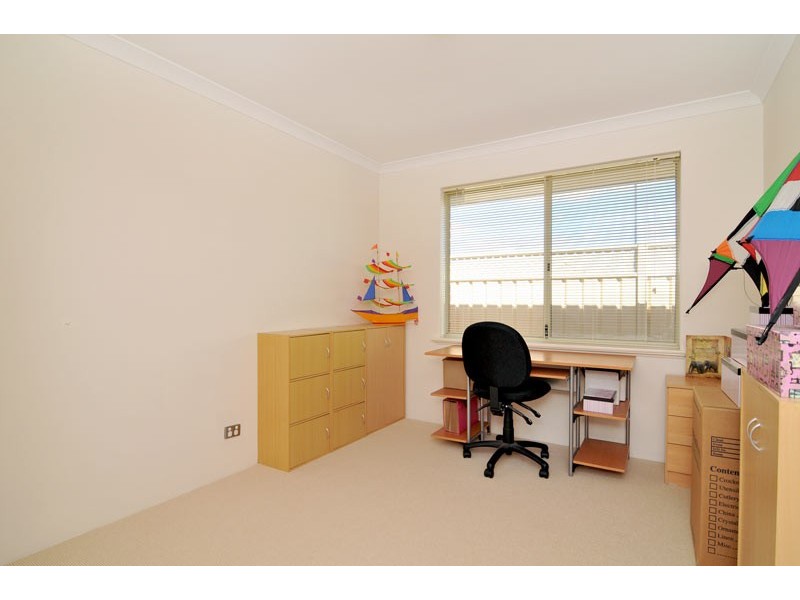 6 Dowerin Circuit, Lakelands WA 6180