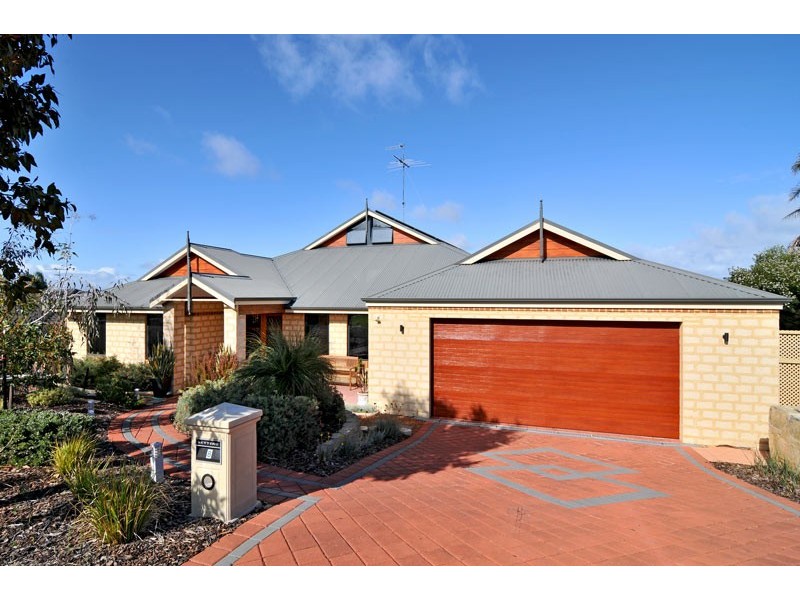 8 Nettle Place, Halls Head WA 6210