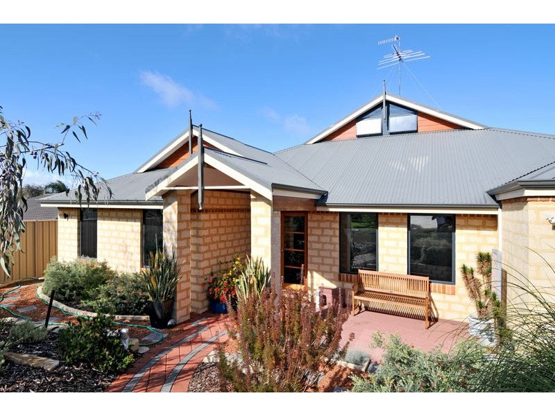 8 Nettle Place, Halls Head WA 6210