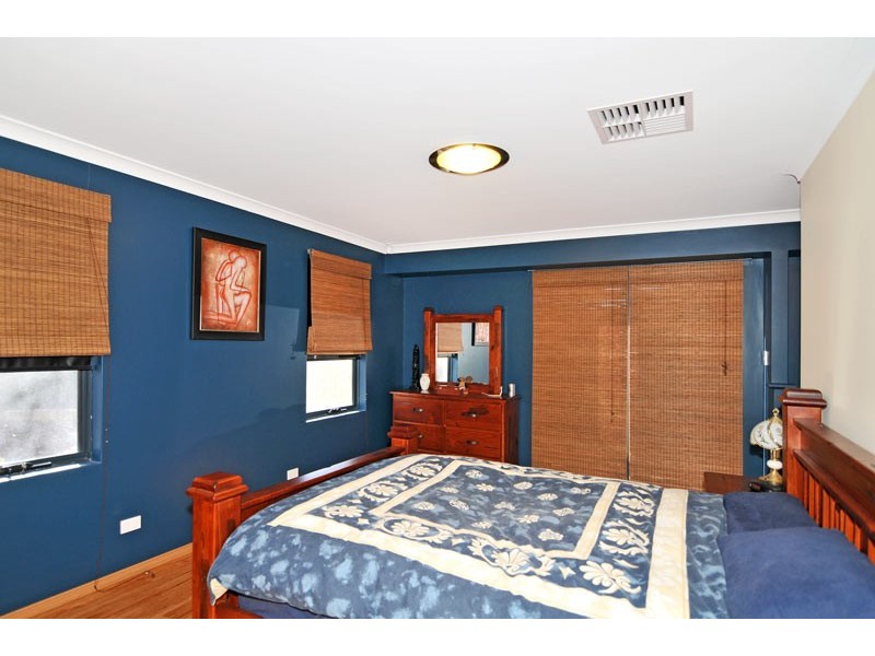 8 Nettle Place, Halls Head WA 6210