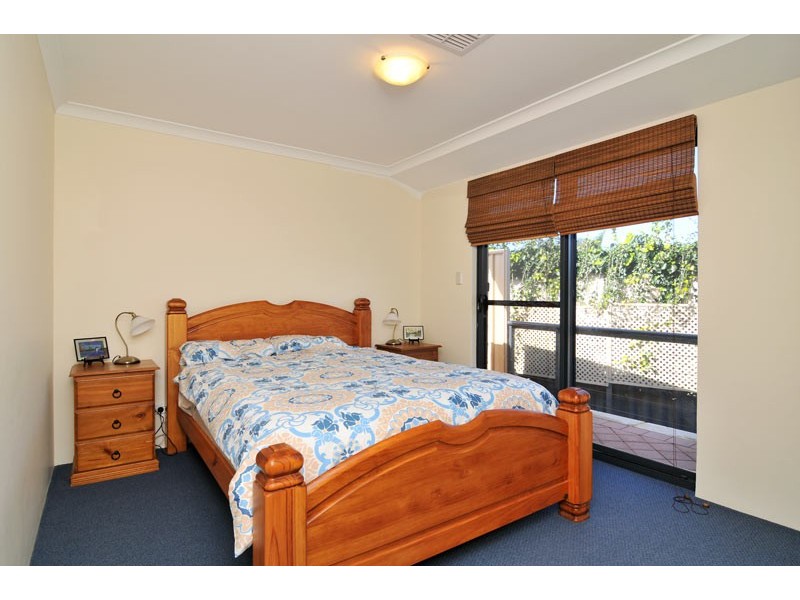 8 Nettle Place, Halls Head WA 6210