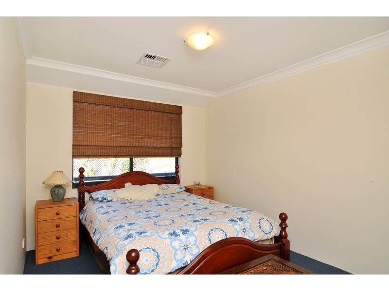 8 Nettle Place, Halls Head WA 6210