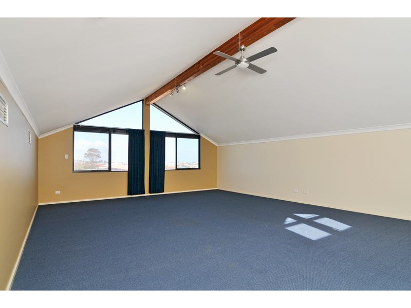 8 Nettle Place, Halls Head WA 6210