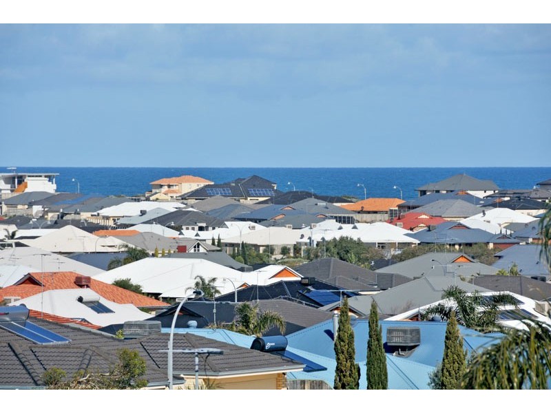 8 Nettle Place, Halls Head WA 6210