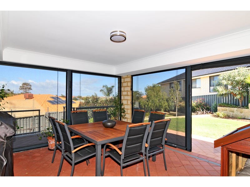 8 Nettle Place, Halls Head WA 6210