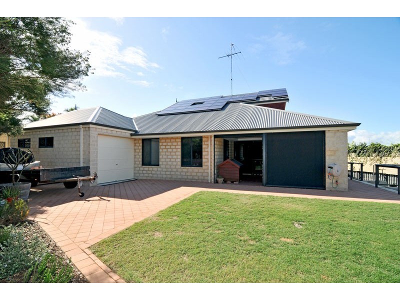 8 Nettle Place, Halls Head WA 6210