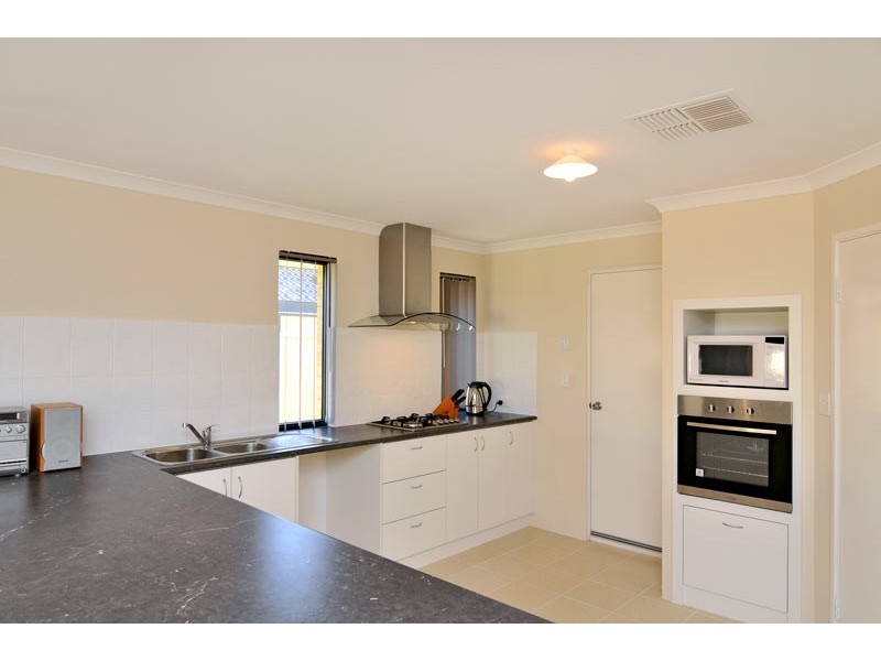 98 Yindana Boulevard, Lakelands WA 6180