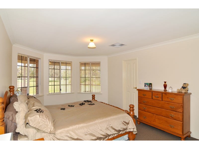 44 Peaceful Waters Drive, Barragup WA 6209
