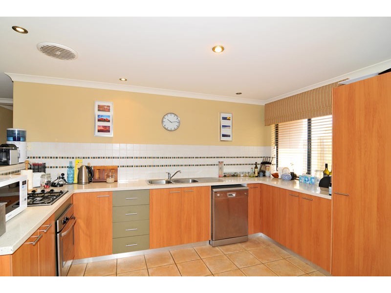 6 Cohen Vista, Lakelands WA 6180