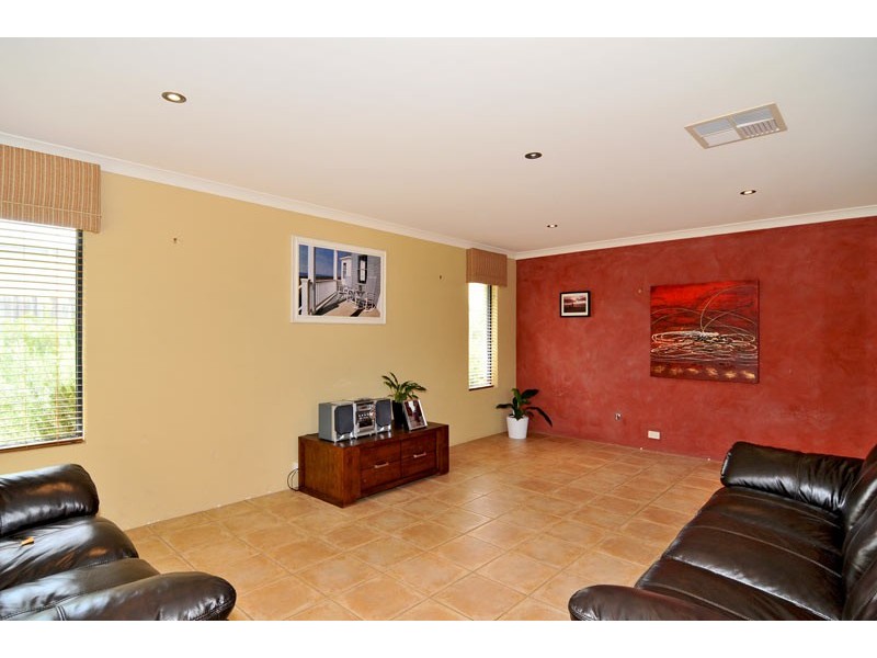 6 Cohen Vista, Lakelands WA 6180