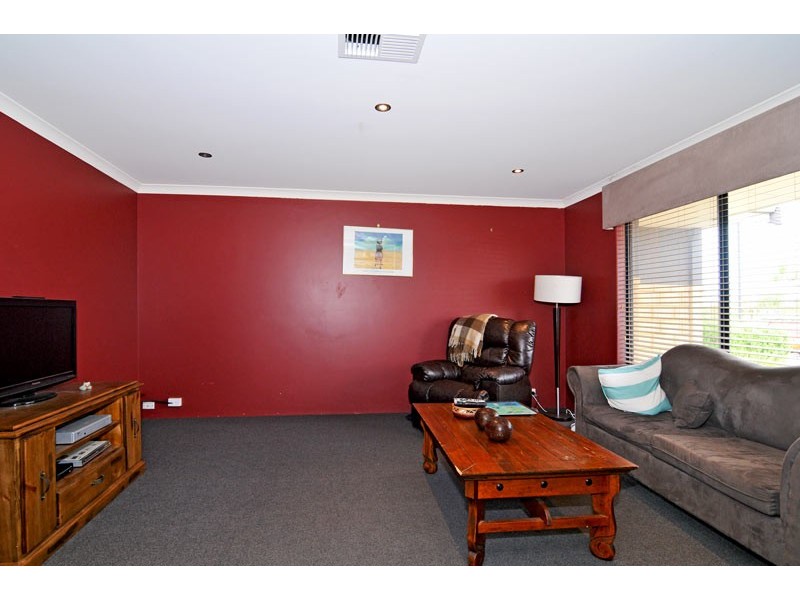 6 Cohen Vista, Lakelands WA 6180