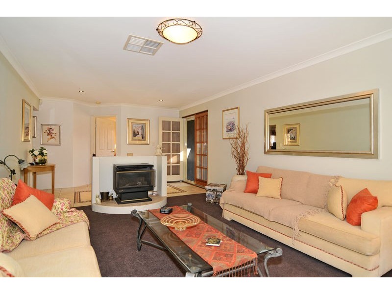 27 Darwin Terrace, Dudley Park WA 6210