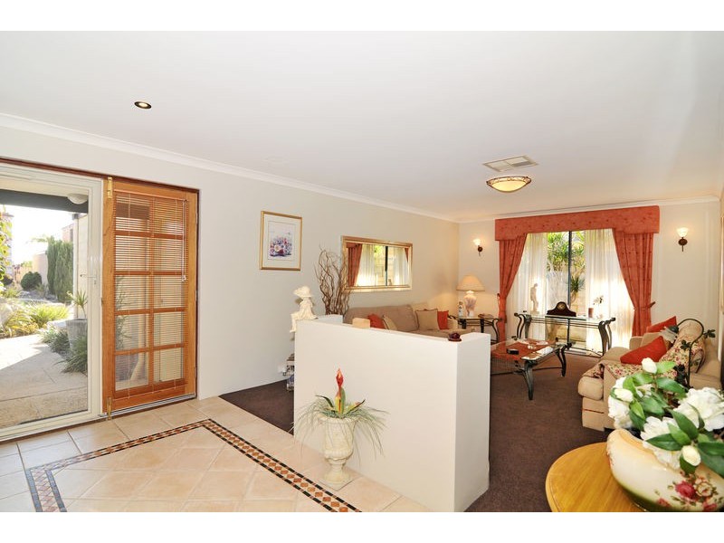 27 Darwin Terrace, Dudley Park WA 6210