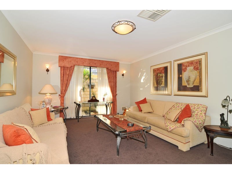 27 Darwin Terrace, Dudley Park WA 6210