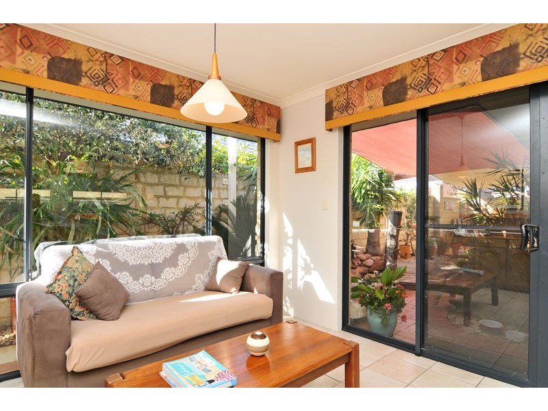 27 Darwin Terrace, Dudley Park WA 6210