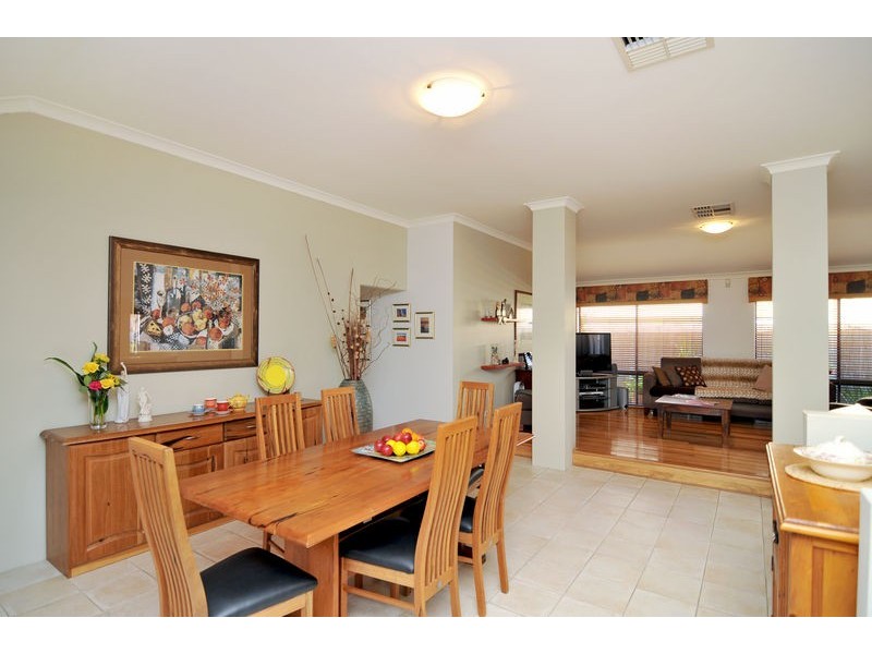 27 Darwin Terrace, Dudley Park WA 6210