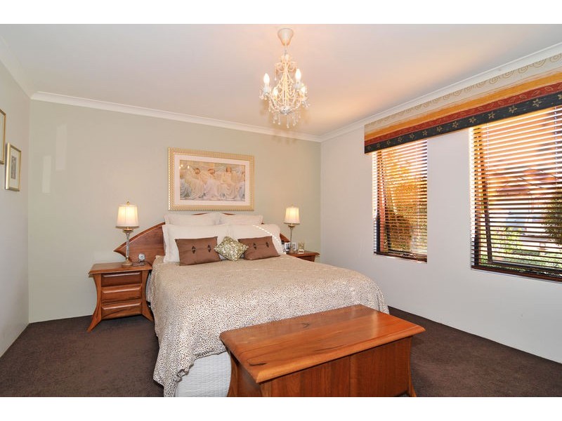 27 Darwin Terrace, Dudley Park WA 6210