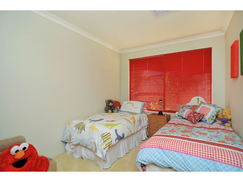 27 Darwin Terrace, Dudley Park WA 6210