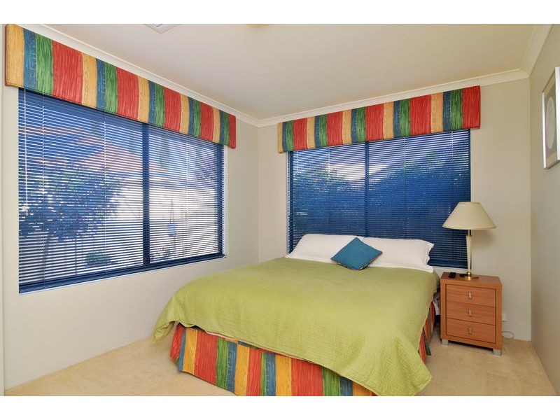 27 Darwin Terrace, Dudley Park WA 6210