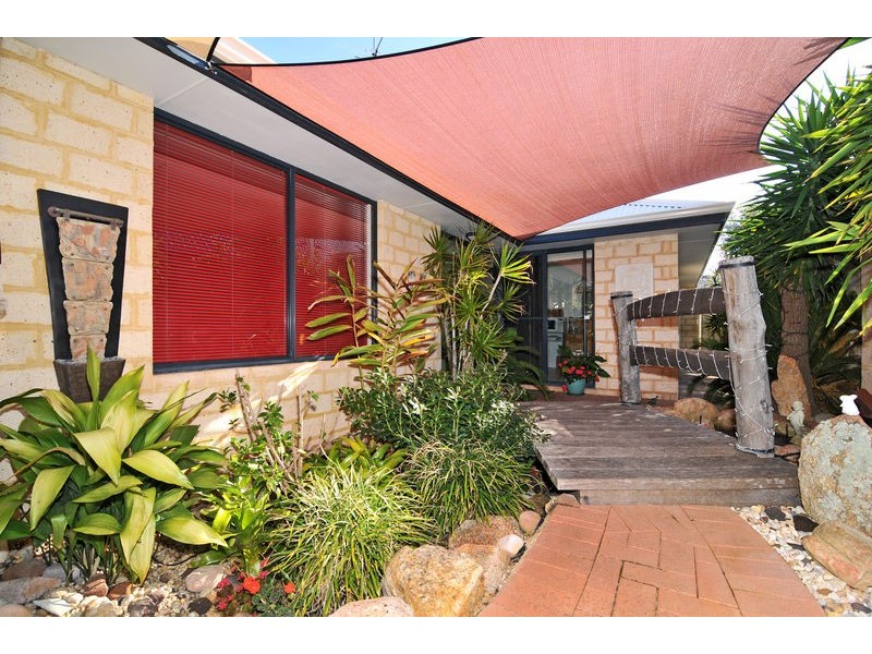 27 Darwin Terrace, Dudley Park WA 6210