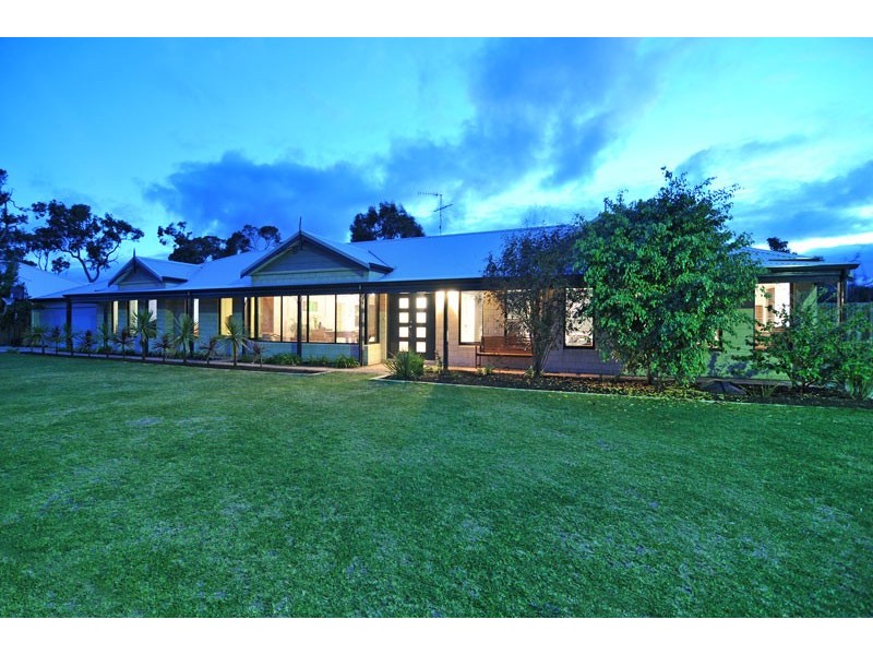 25 Macquarie Drive, Coodanup WA 6210