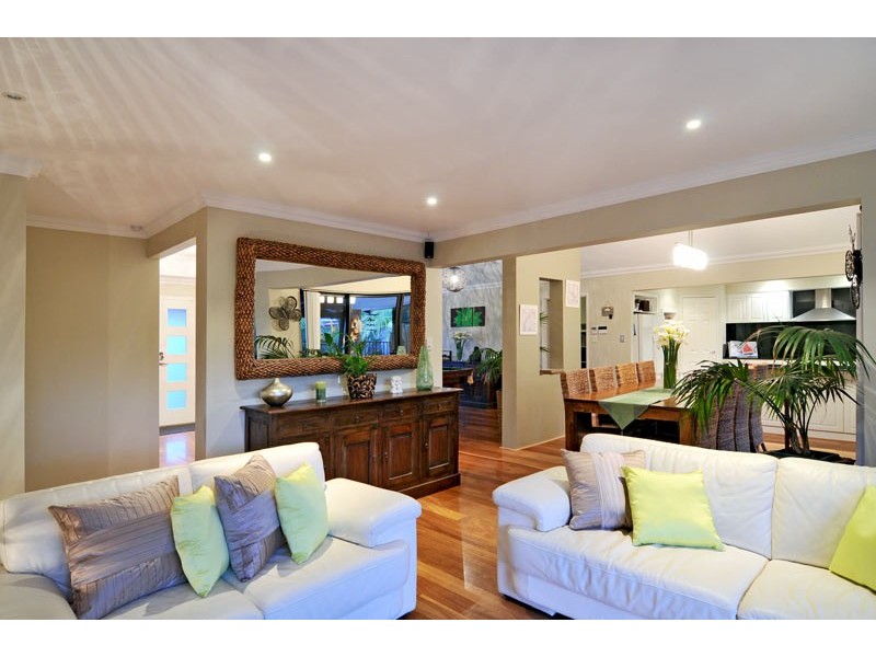 25 Macquarie Drive, Coodanup WA 6210