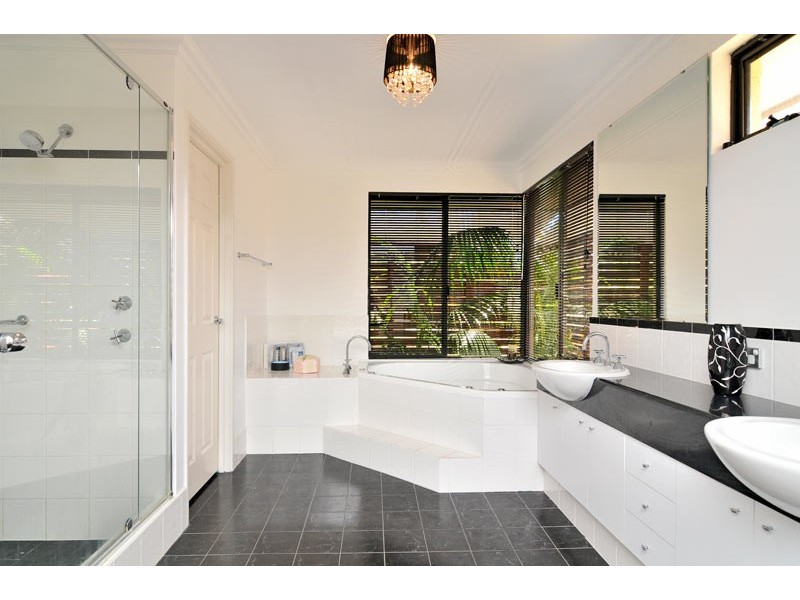 25 Macquarie Drive, Coodanup WA 6210