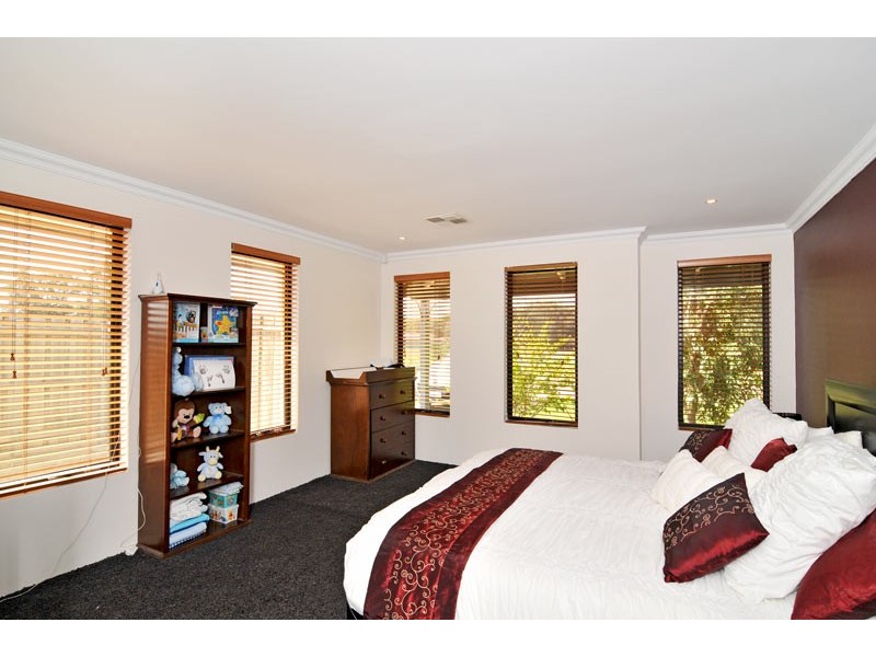 25 Macquarie Drive, Coodanup WA 6210