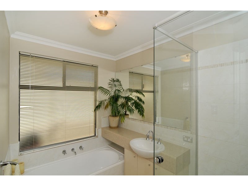 25 Macquarie Drive, Coodanup WA 6210