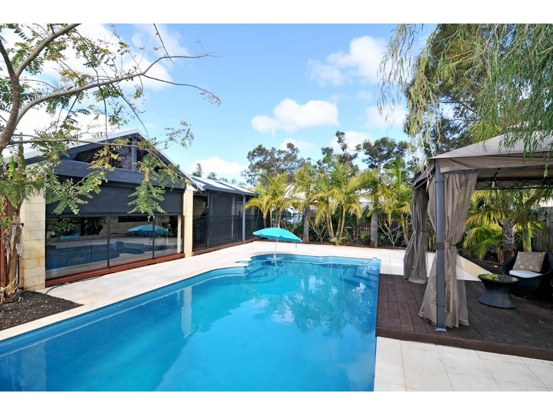 25 Macquarie Drive, Coodanup WA 6210