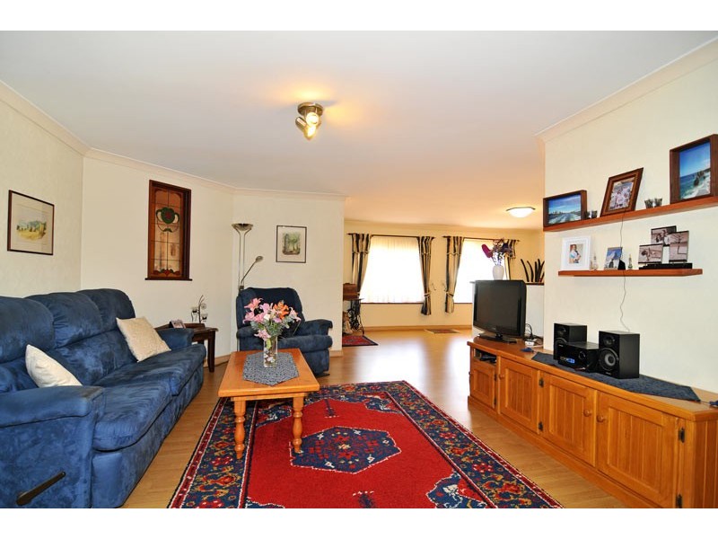 5 Maclean Way, Greenfields WA 6210