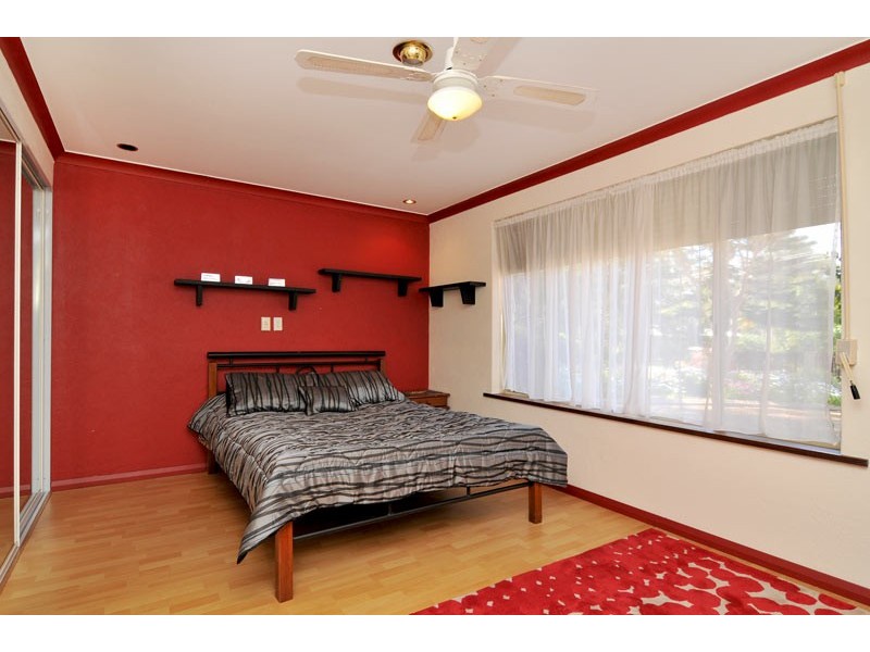 5 Maclean Way, Greenfields WA 6210