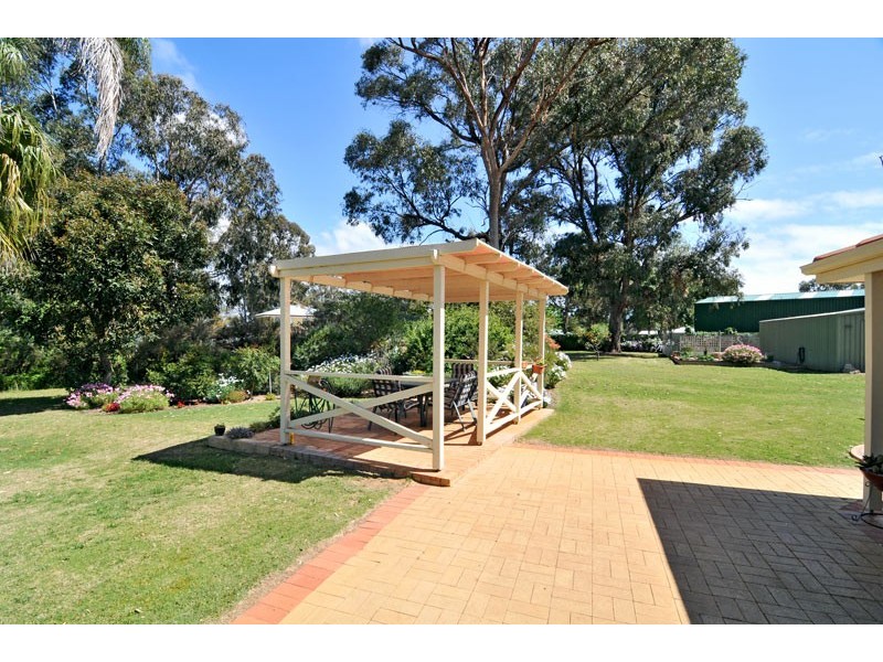 5 Maclean Way, Greenfields WA 6210