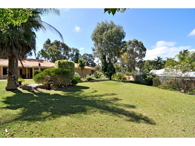 5 Maclean Way, Greenfields WA 6210