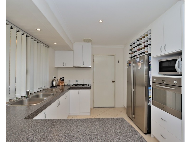 10 Lambourne Place, Halls Head WA 6210