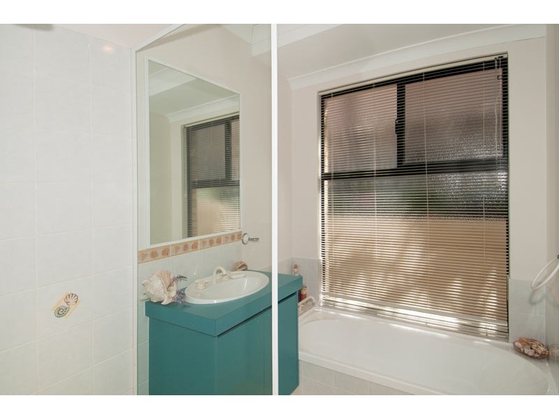 10 Lambourne Place, Halls Head WA 6210