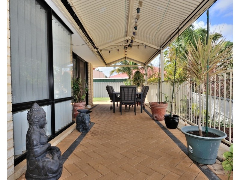 10 Lambourne Place, Halls Head WA 6210