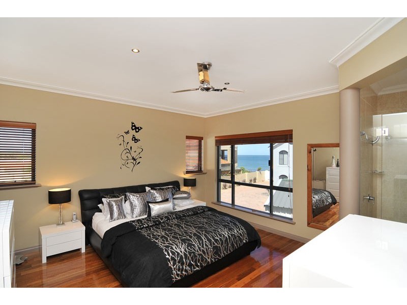 5A Pinnace Court, Halls Head WA 6210