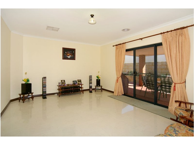 19 Tamar Break, Madora Bay WA 6210