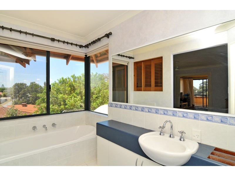 79 Leighton Road, Halls Head WA 6210