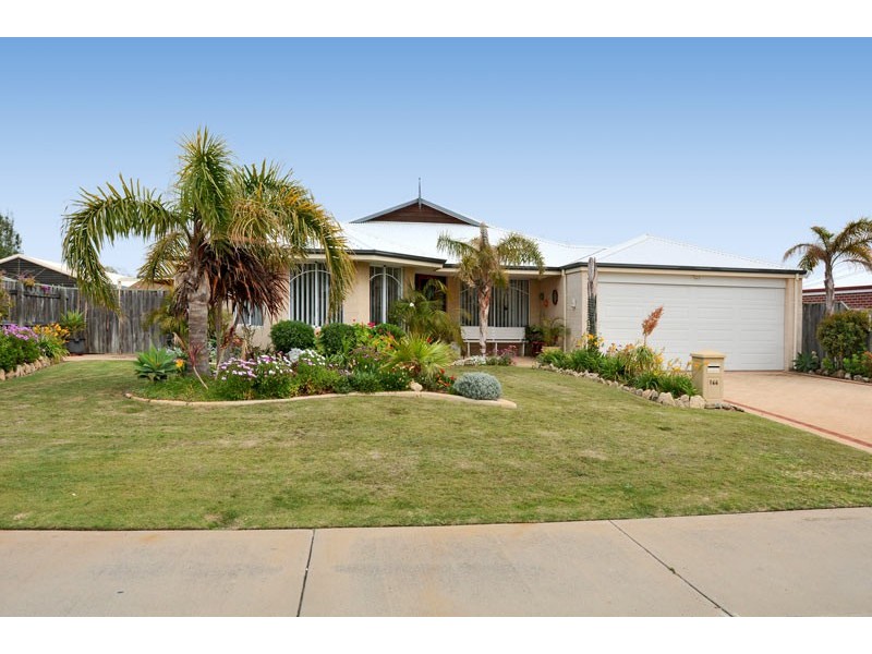 166 Peelwood Parade, Halls Head WA 6210