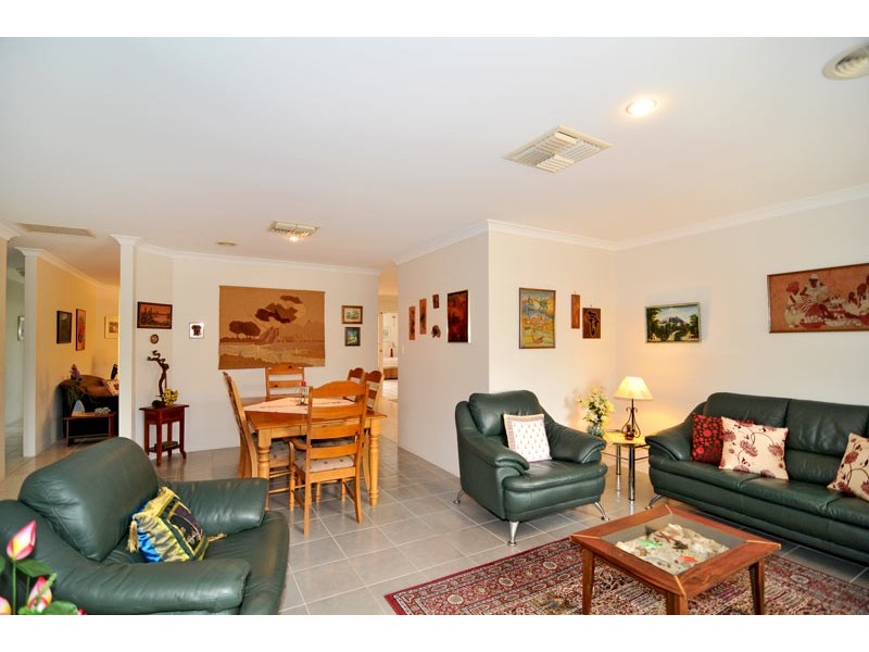 166 Peelwood Parade, Halls Head WA 6210