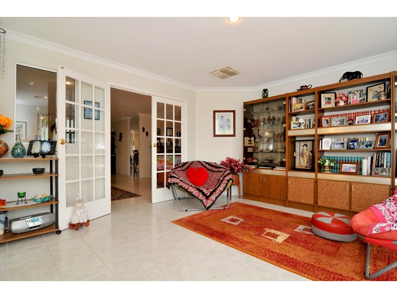 166 Peelwood Parade, Halls Head WA 6210